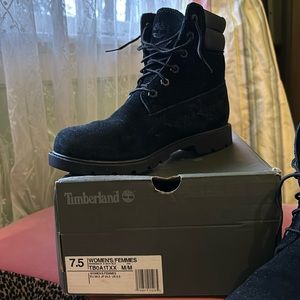 Women’s Femmes Timberlands.  Great condition. Worn about 7 times